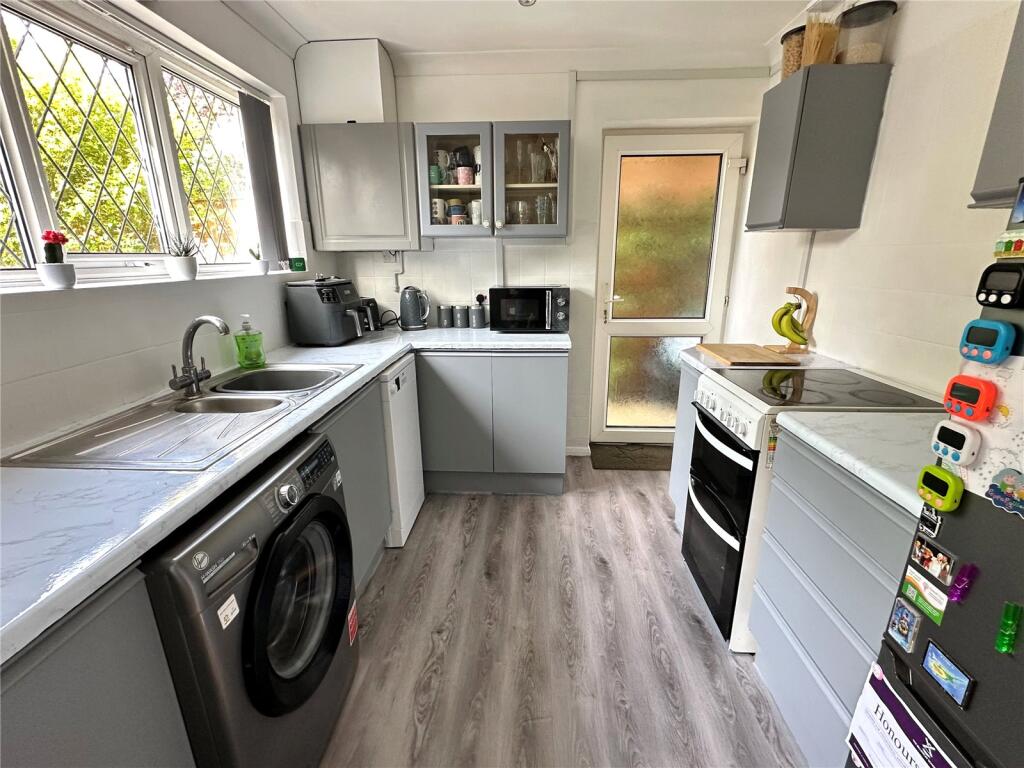 House in Basildon, Essex - View 4