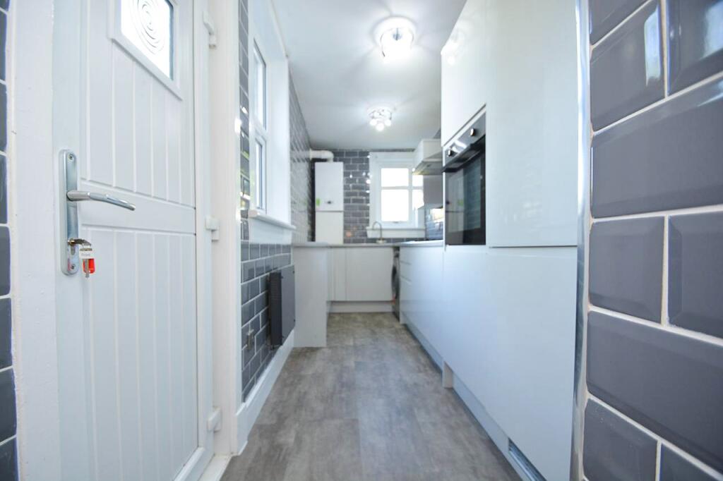 House in Edinburgh, West Lothian - More