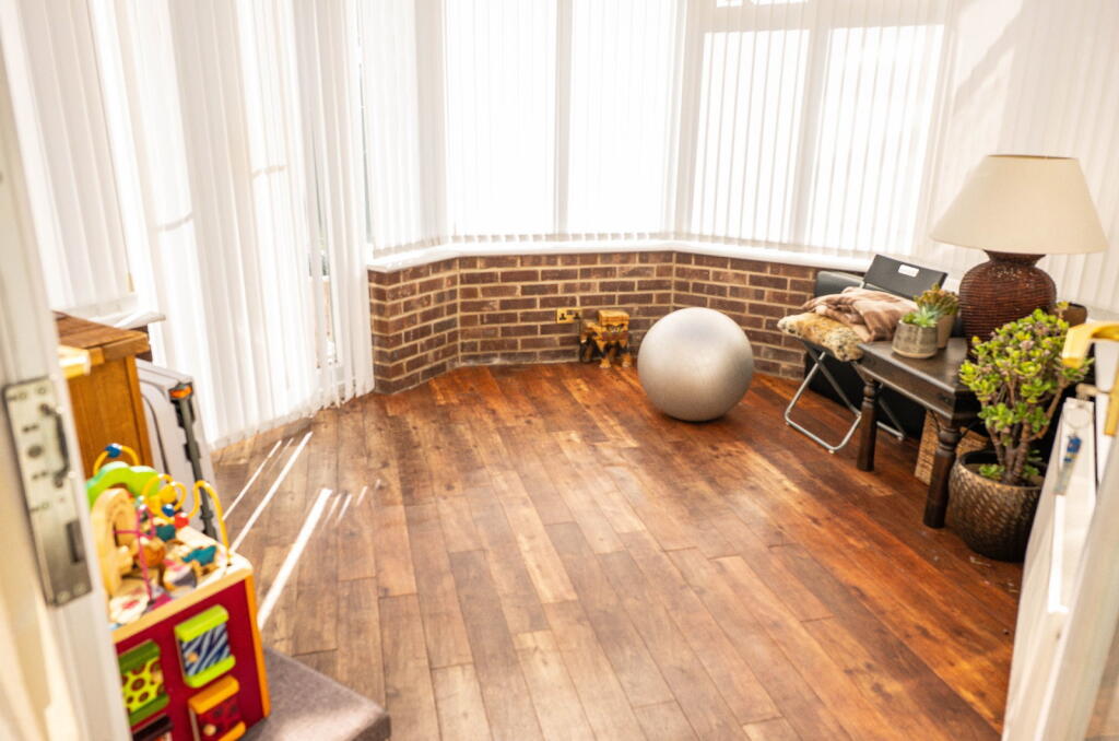 House in Milton Keynes, Bedford - More