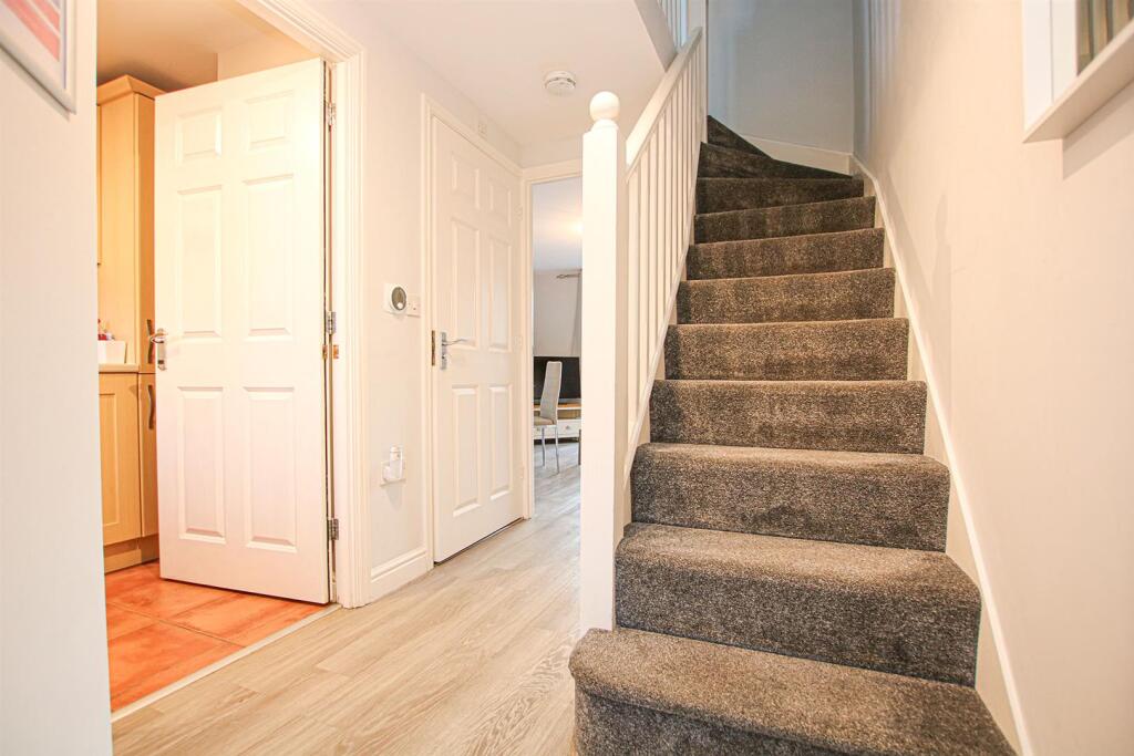 House in West Suffolk, Newmarket - More