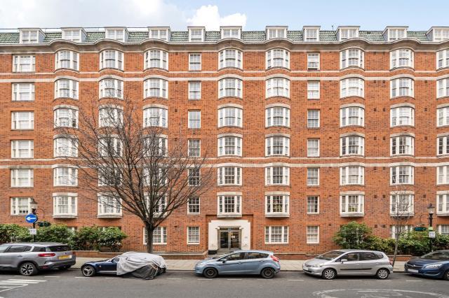 Main image of property: Queensway, London