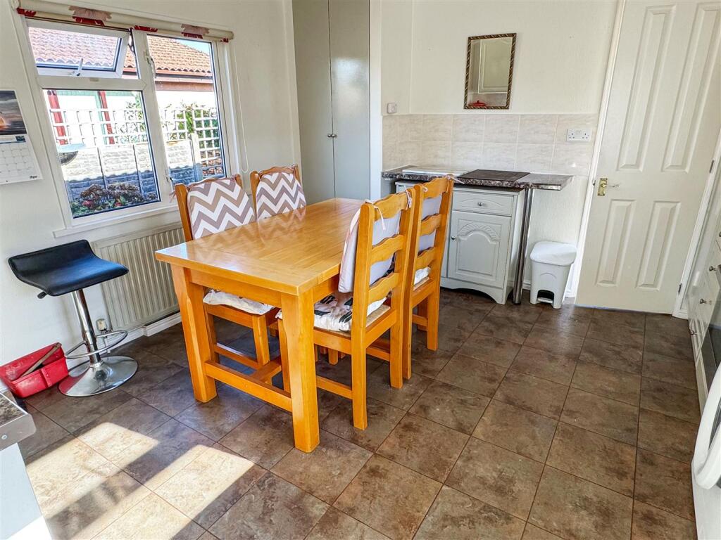 Main Road, Yapton, Arundel - View 4
