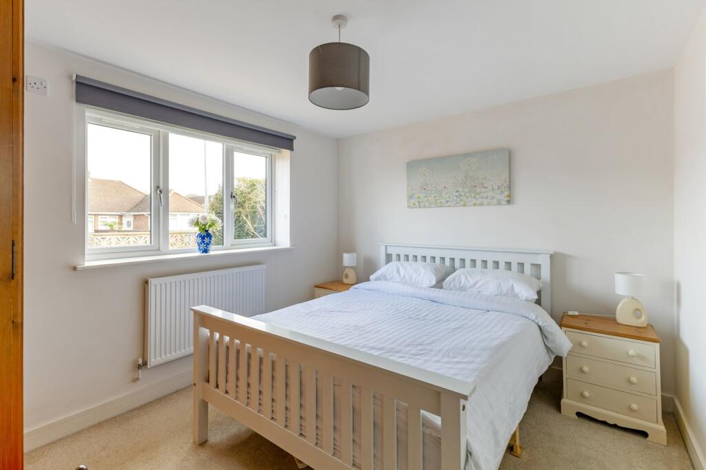 Zoons Road, Hucclecote, Gloucester, GL3 photo 4