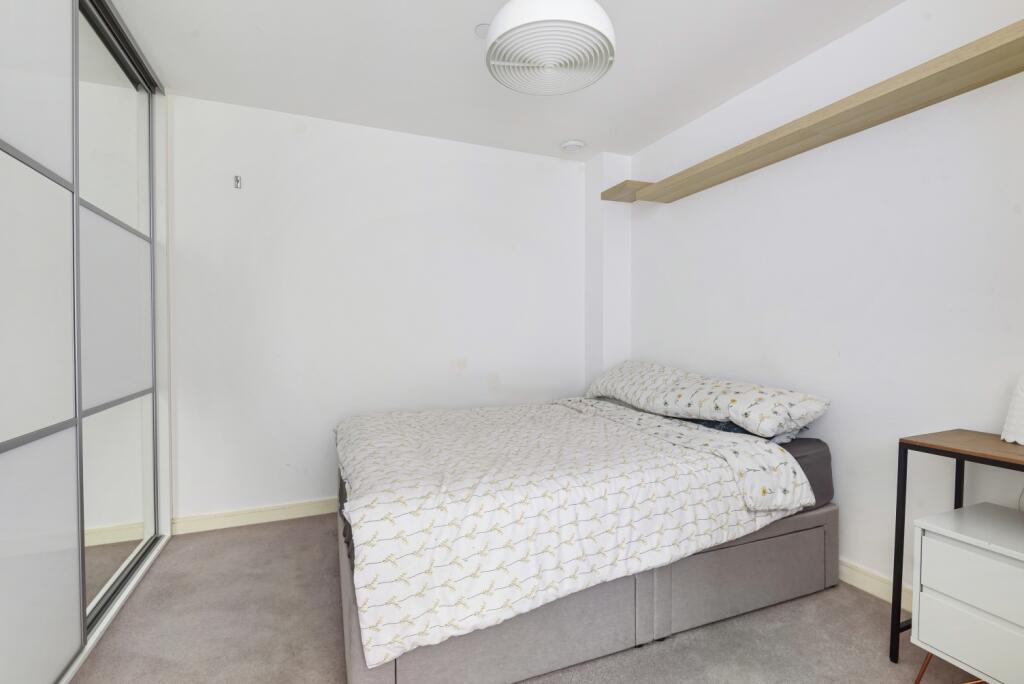 Apartment in London, Enderby Wharf, East Greenwich - View 5