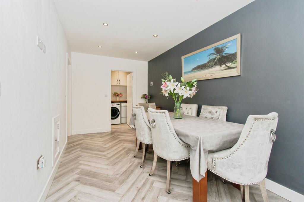 House in Normanton, Clover View - View 4