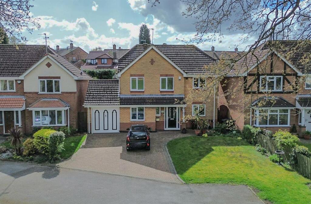 4-bed detached on Bestwood Lodge Drive, Arnold, £395,000