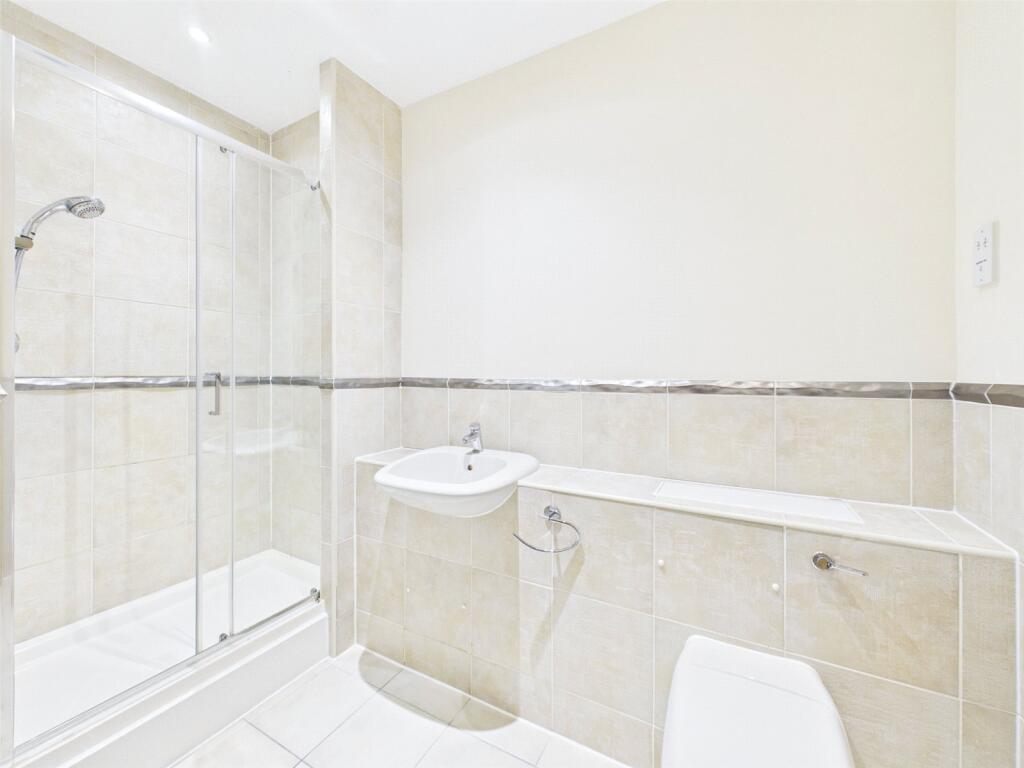 Apartment in Twickenham - View 5