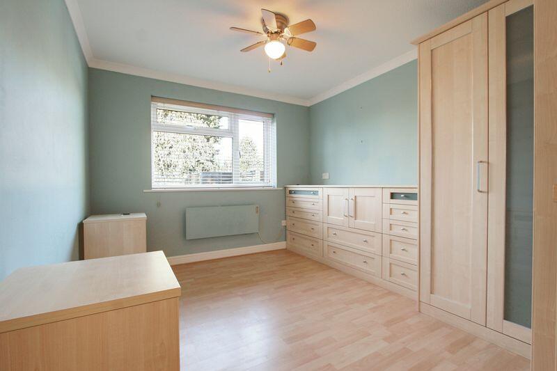 Apartment in Slough, Farnham Royal - View 5