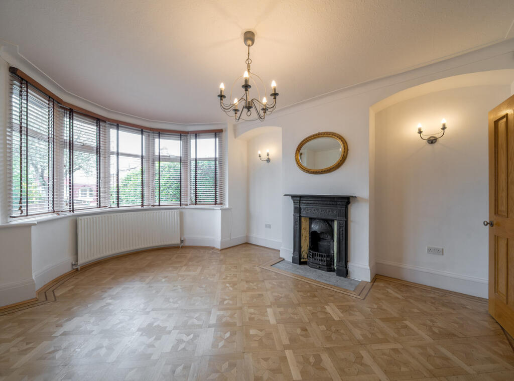House in London - View 2