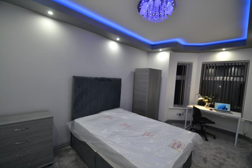 1 bedroom house share for rent