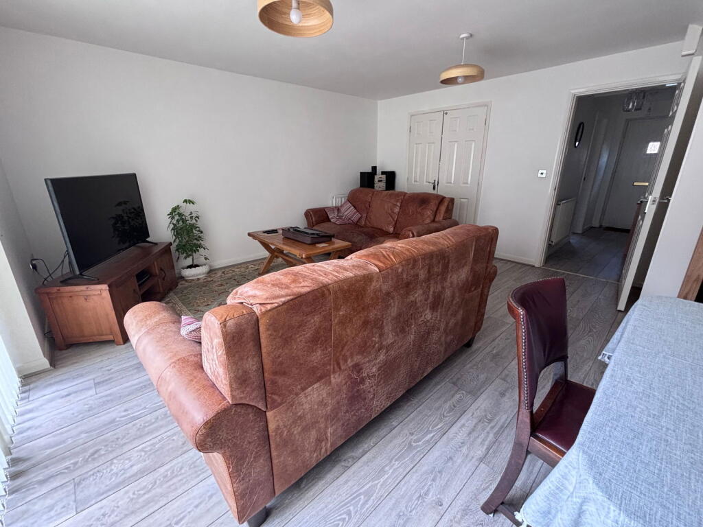 House in South Derbyshire, Derbyshire - View 2