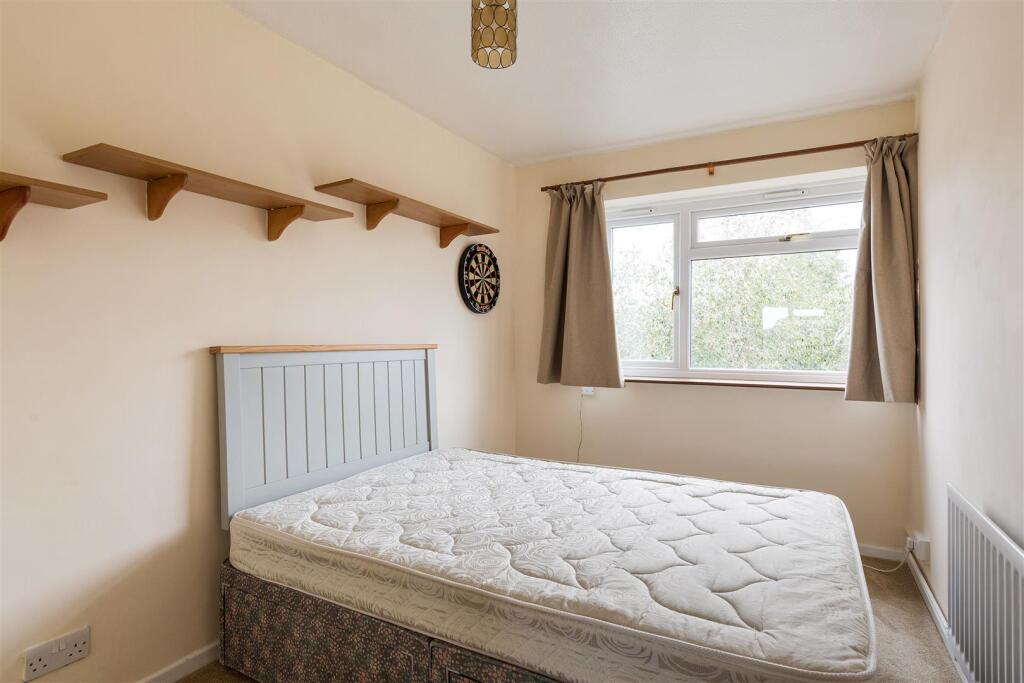 Apartment in London, Leytonstone - View 4