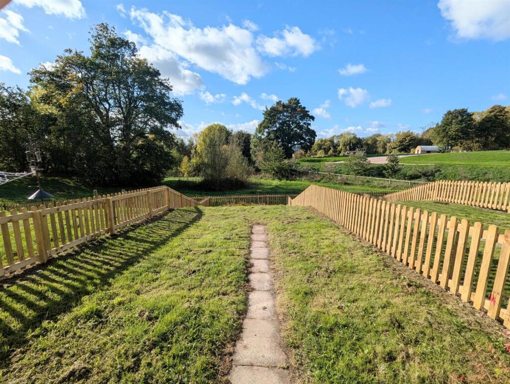 House in Shrewsbury, Oswestry Rural - View 5