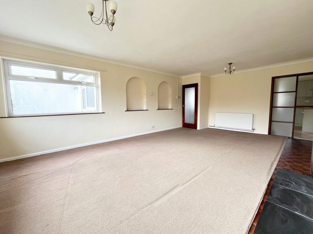 Forest Hills Drive, Talbot Green, CF72 photo 4