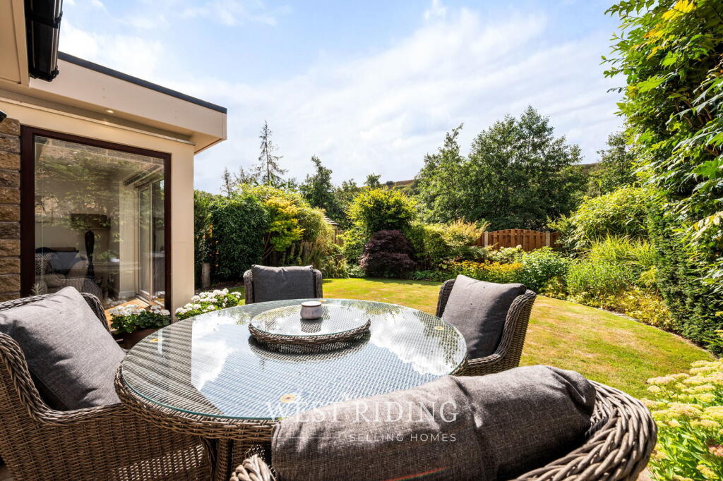 House in Oldham, Saddleworth - View 5