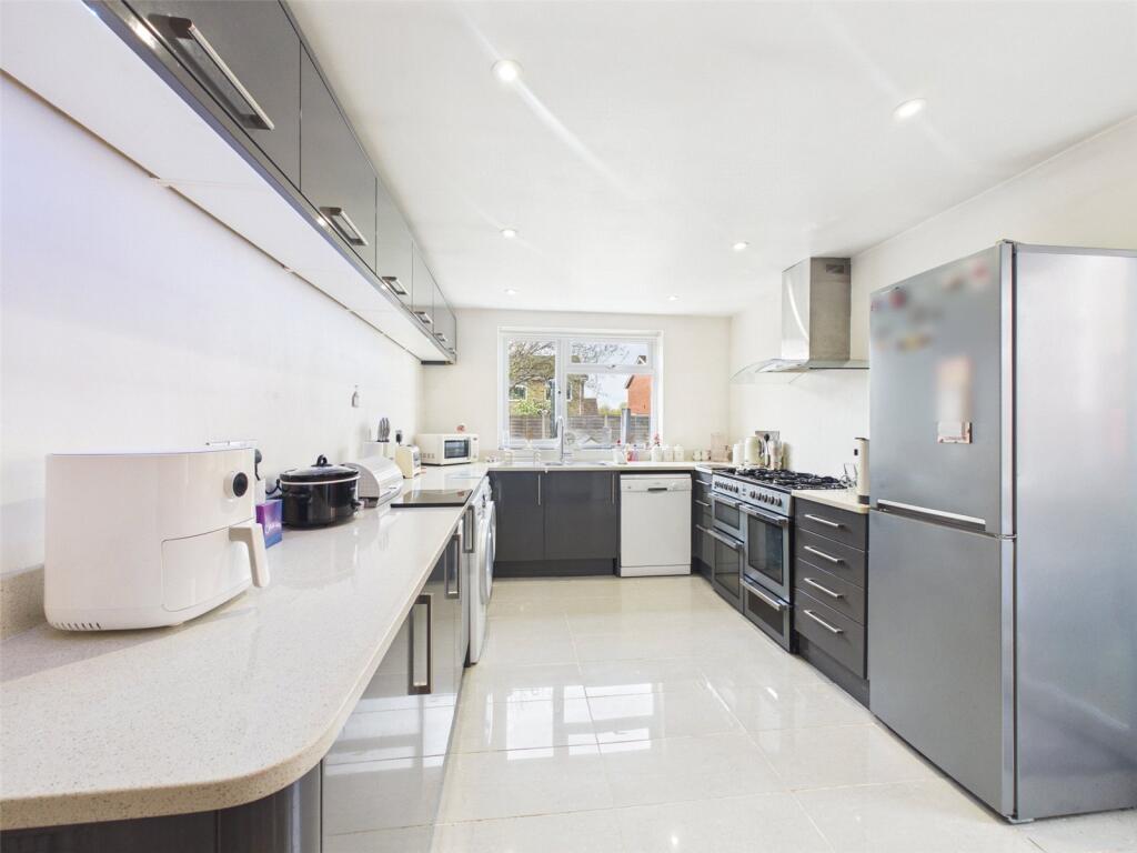 House in Cheltenham, Hatherley, St Mark's - View 2