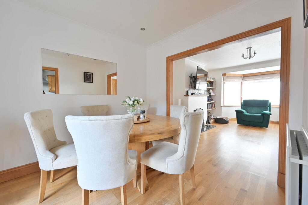 House in Watford, Hertfordshire - View 3