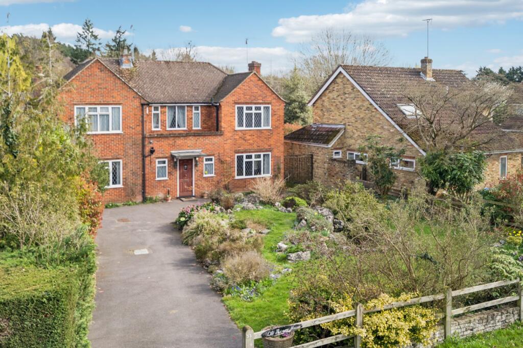 Main image of property: Lower Road, Chalfont St. Peter, Buckinghamshire, SL9