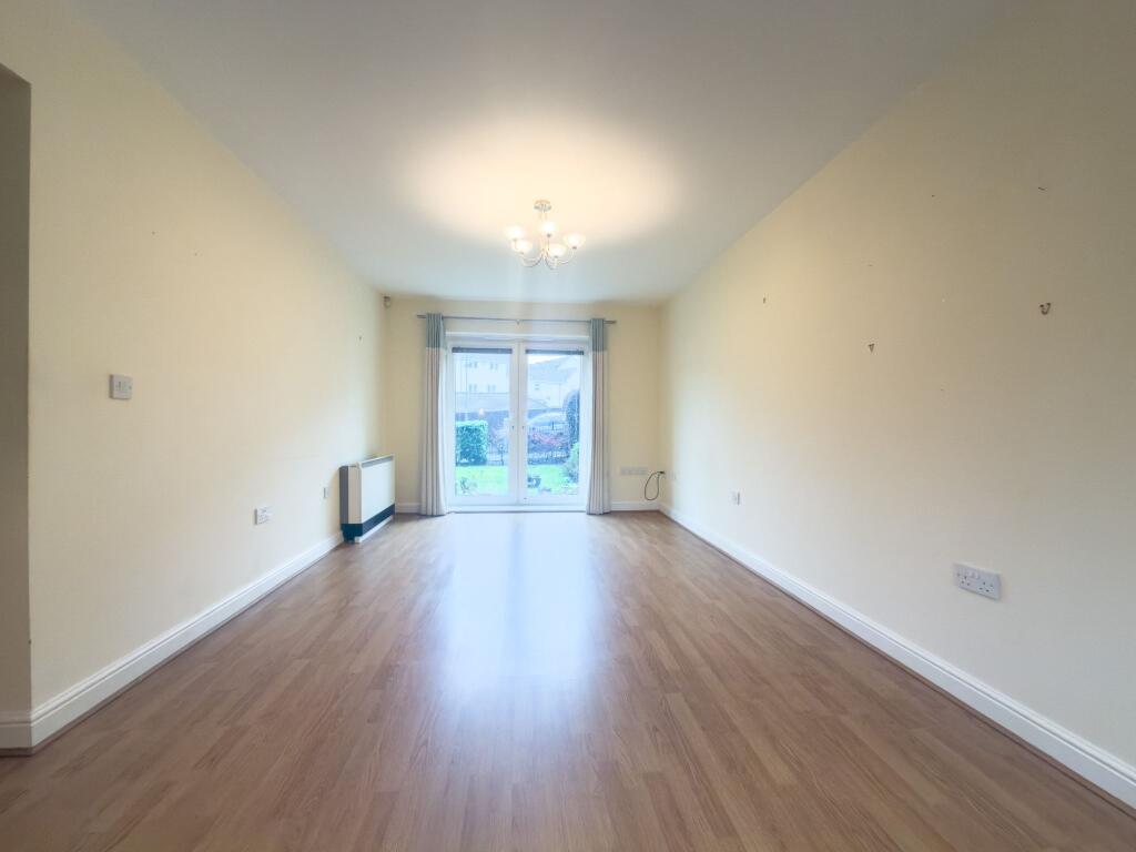 Freeman Court, Bailiff Bridge, HD6 4FN photo 4