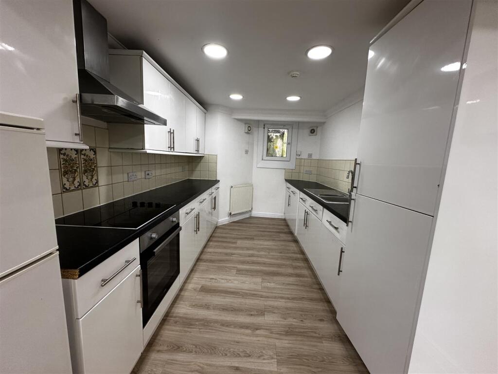 Apartment in Cardiff - View 4