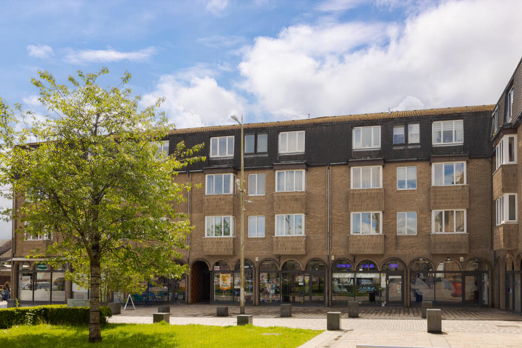Apartment in Helensburgh, Craigendoran - View 2