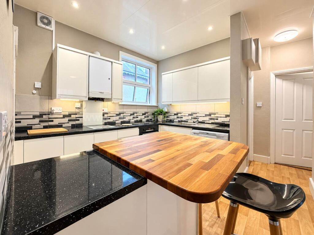 Apartment in Southend-on-Sea, Westcliff-on-Sea - View 4