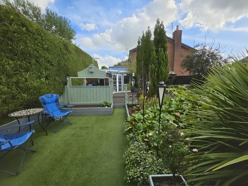 House in Stoke-on-Trent - View 4
