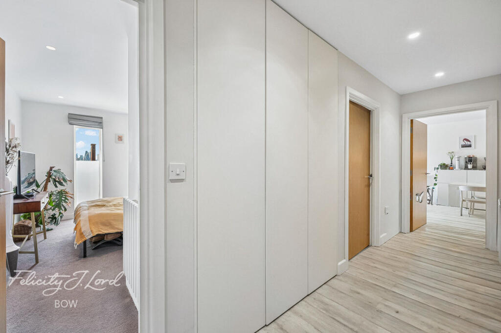 Apartment in London - View 5