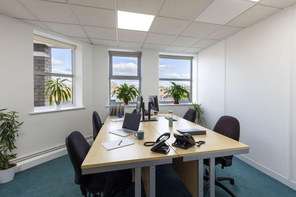 4 Person First Floor Office in Hitchin