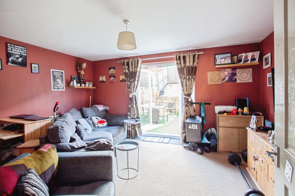House in Barnsley, Stairfoot - View 2