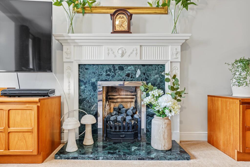 House in Gillingham, Wigmore - More