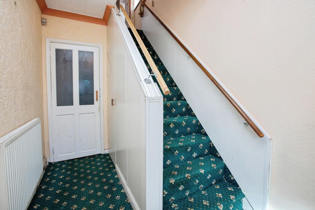 House in Mansfield, Nottinghamshire - View 5