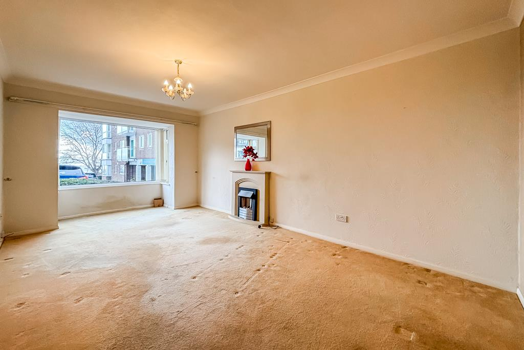 Waters Edge, Shorefield Road, Westcliff-on-Sea photo 3
