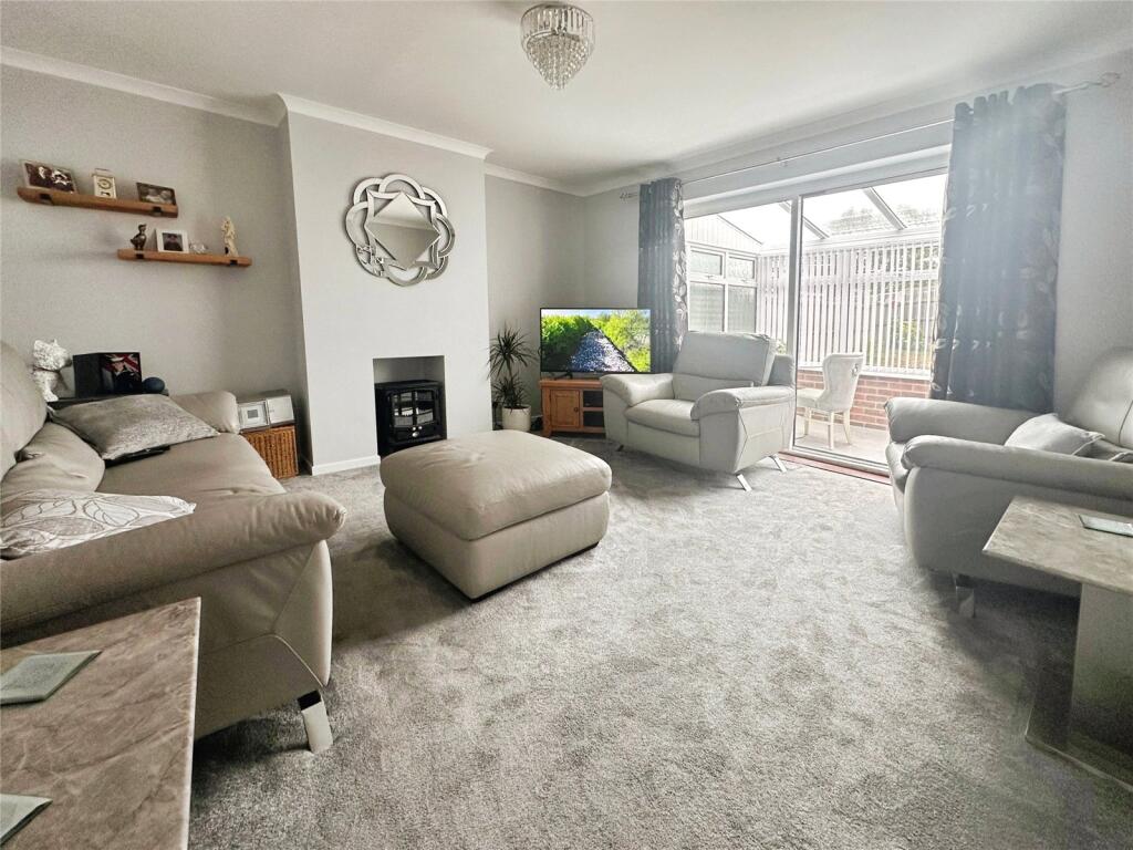 Kenilworth Drive, Gillingham, Kent, ME8 photo 2
