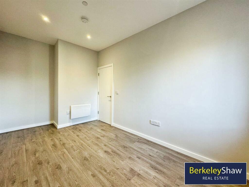 Apartment in Sefton, Waterloo - View 5