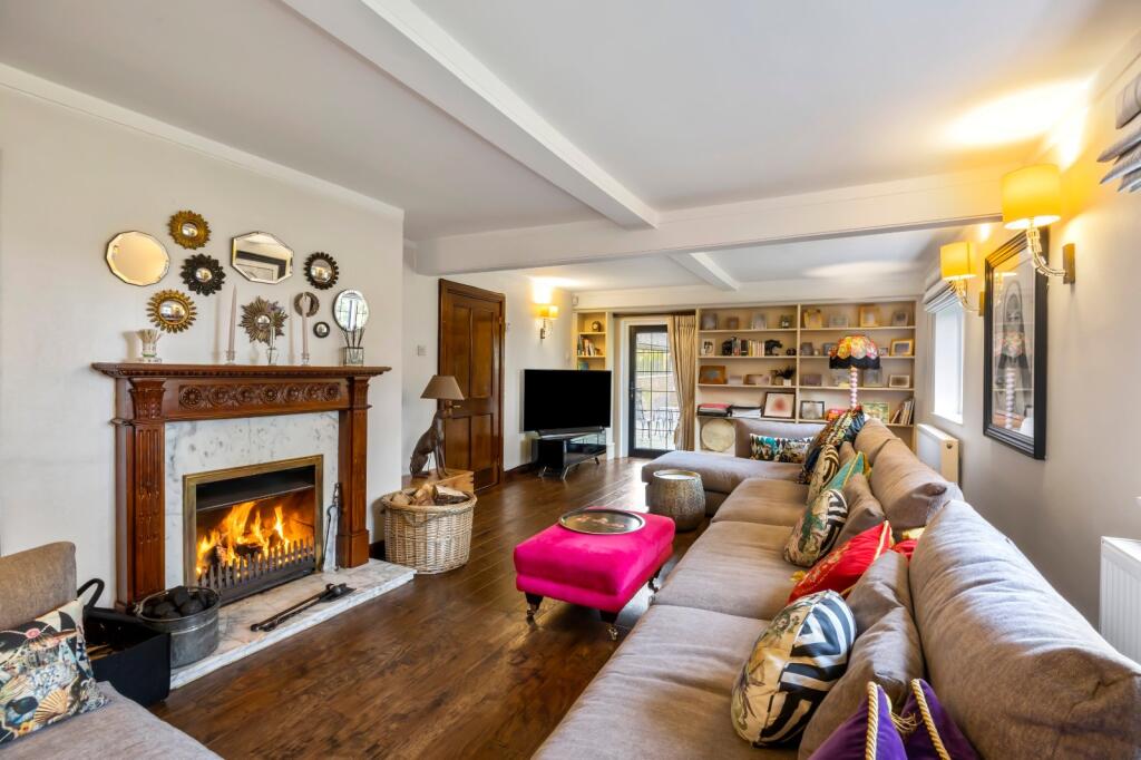 House in Wealden, Horney Common, Maresfield - More