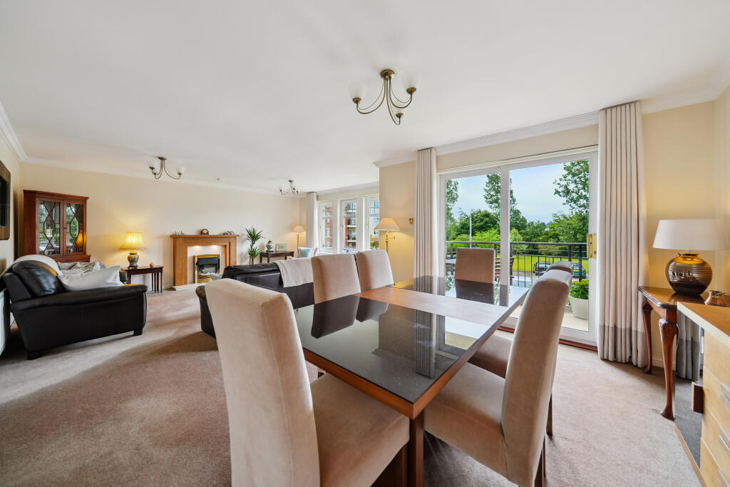 Apartment in Glasgow, New Cathcart, Muirend - More