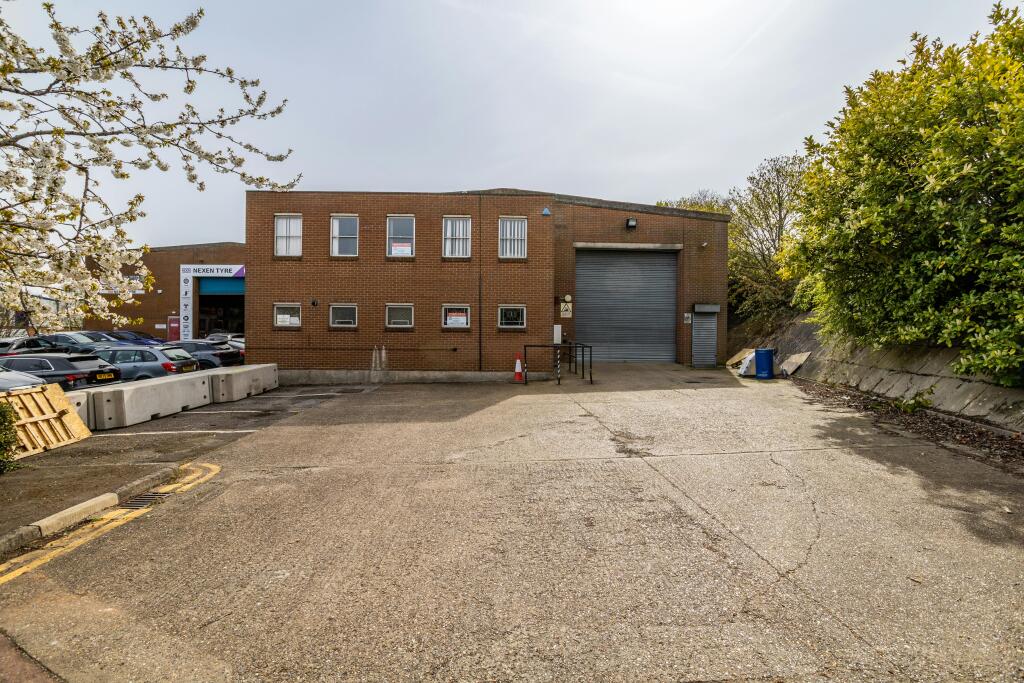 Lawrence Way Ind Estate - Dunstable-122.jpg
