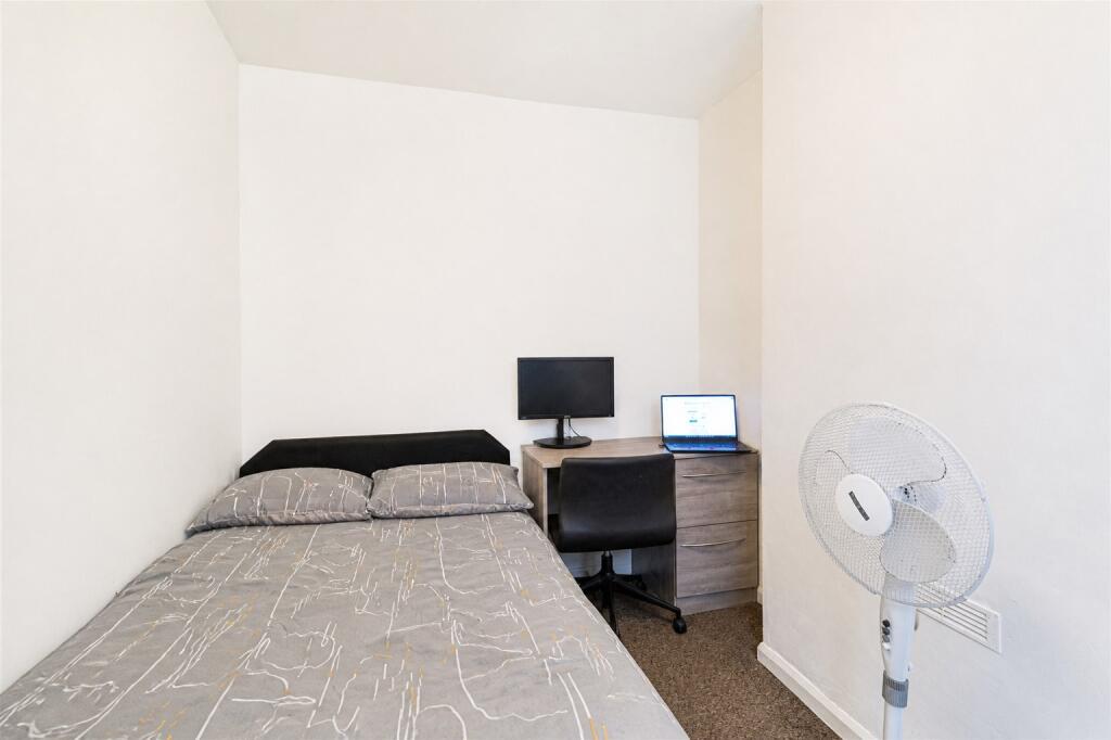 4 bedroom terraced house for rent