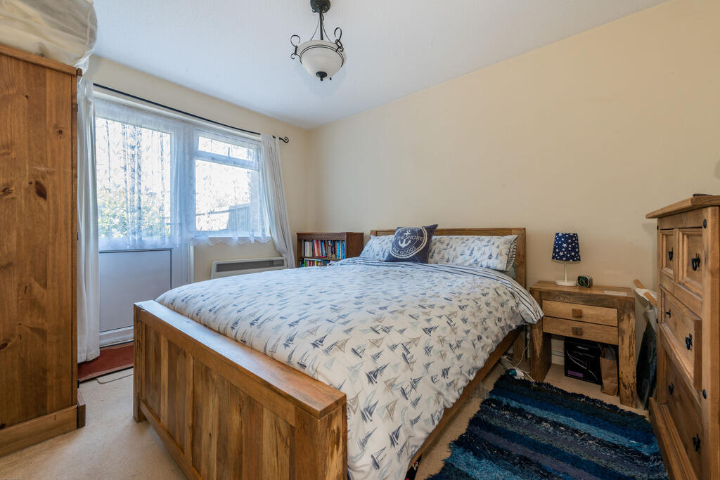 Apartment in Guildford, Surrey - View 5