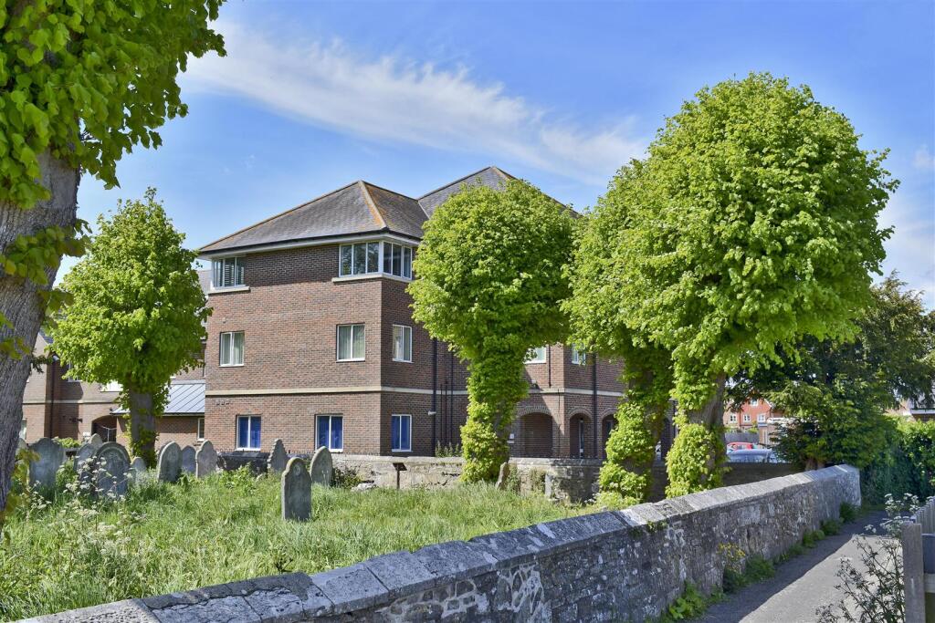 Main image of property: Avenue Road, Lymington