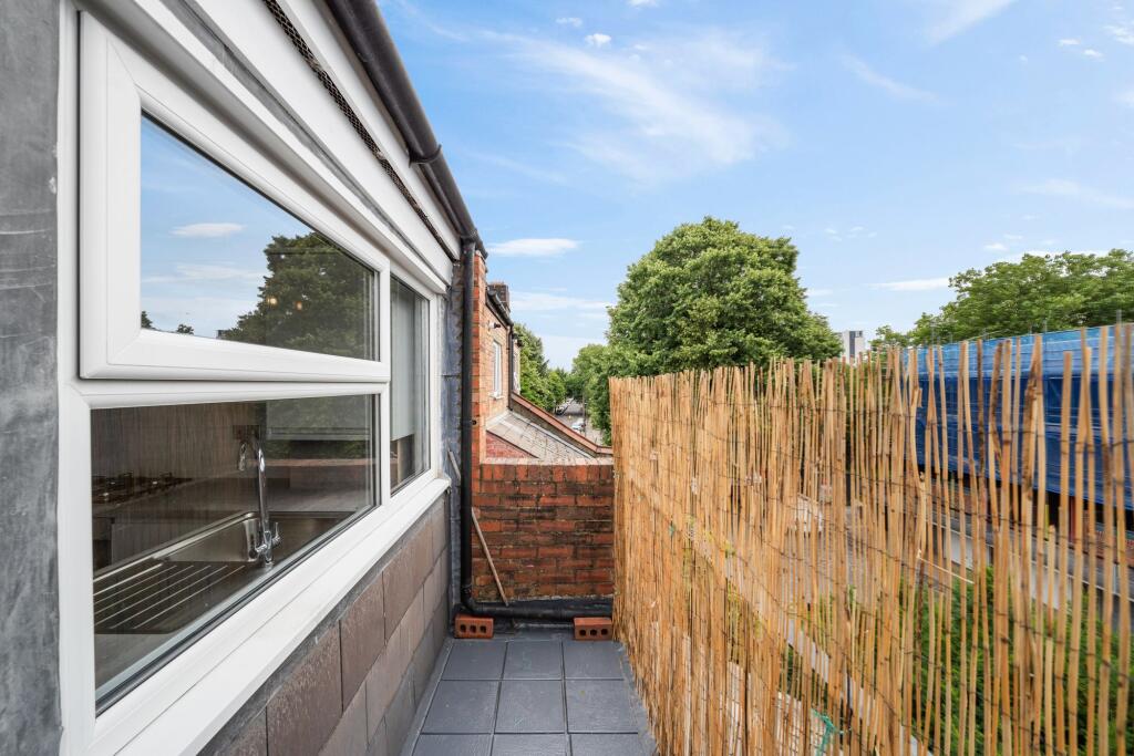 Apartment in London - View 2