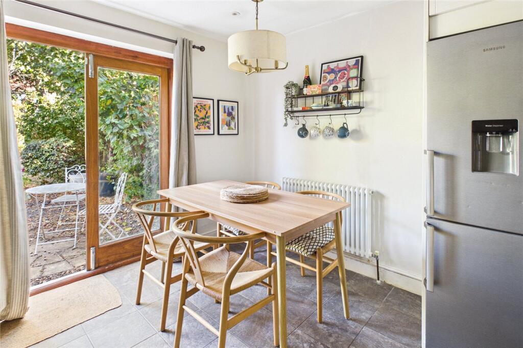 Apartment in London - More