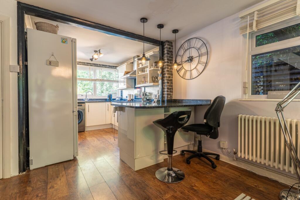 House in Dartford - More