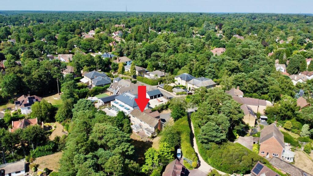 House in Surrey Heath, Surrey - View 5