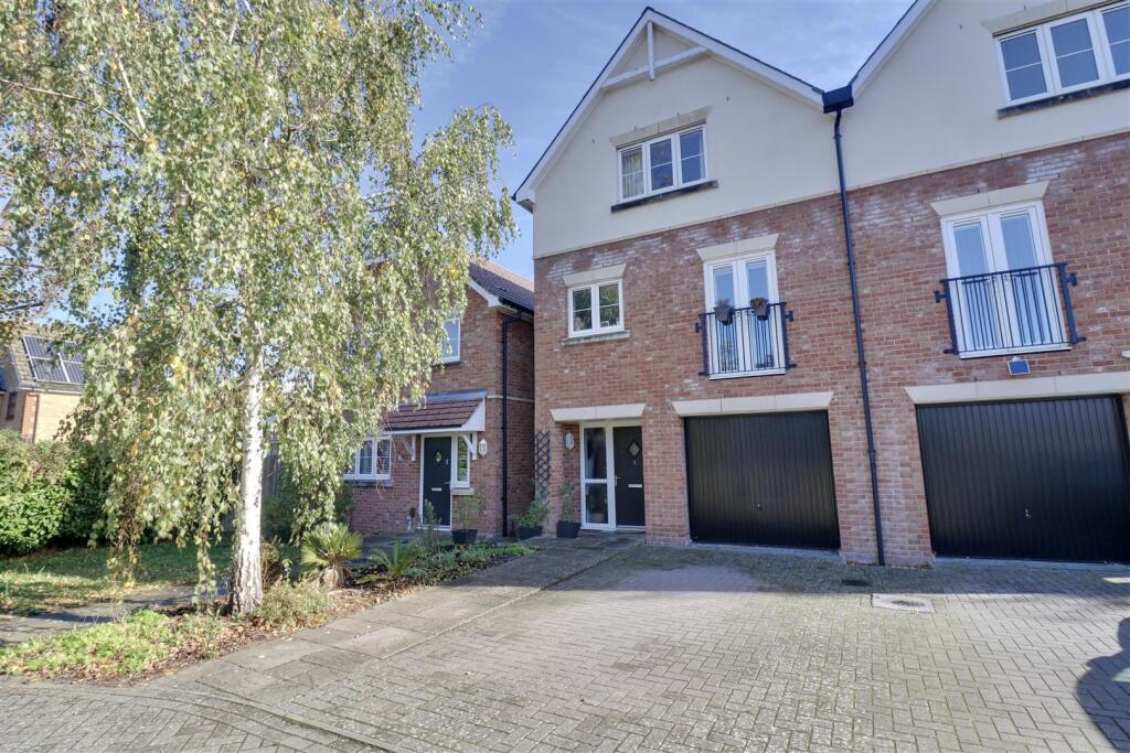 4-bed house on Gleave Close, Southsea, £585,000