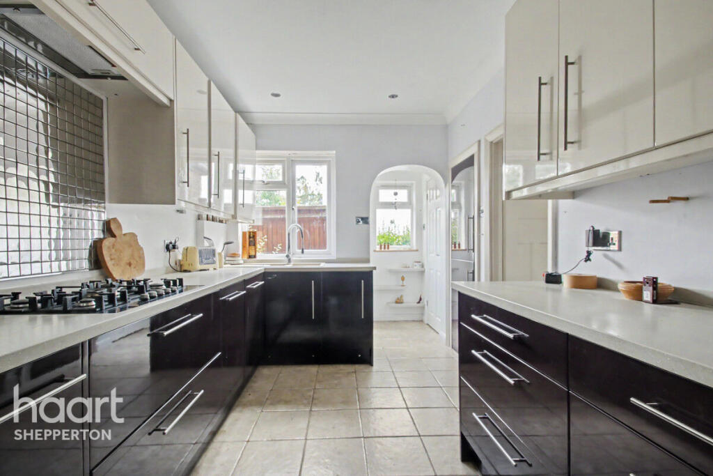 House in Twickenham - View 5
