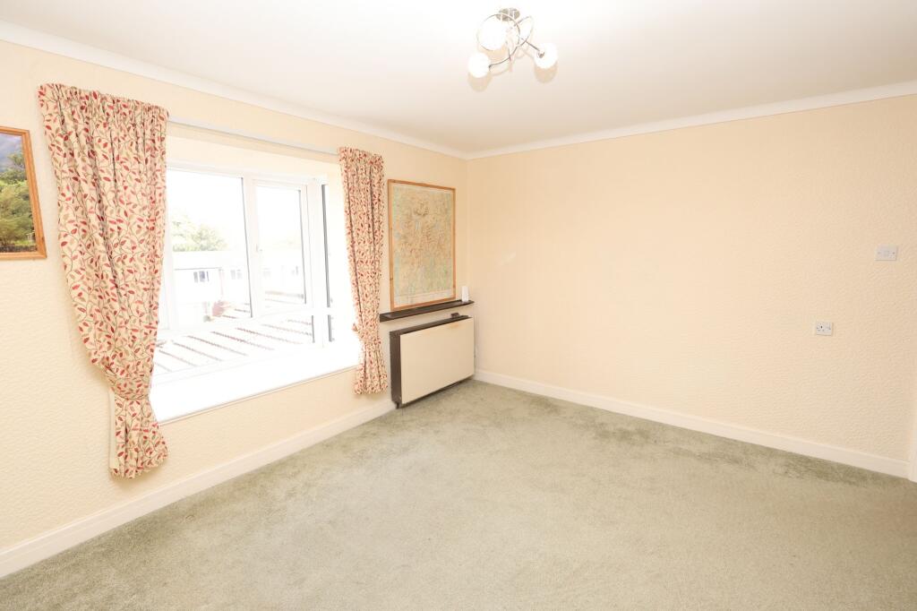 Urmston Lane, Stretford, M32 photo 4