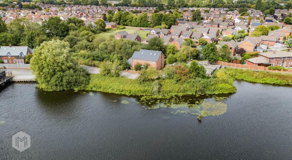 House in Warrington, Martinscroft, Woolston - View 2