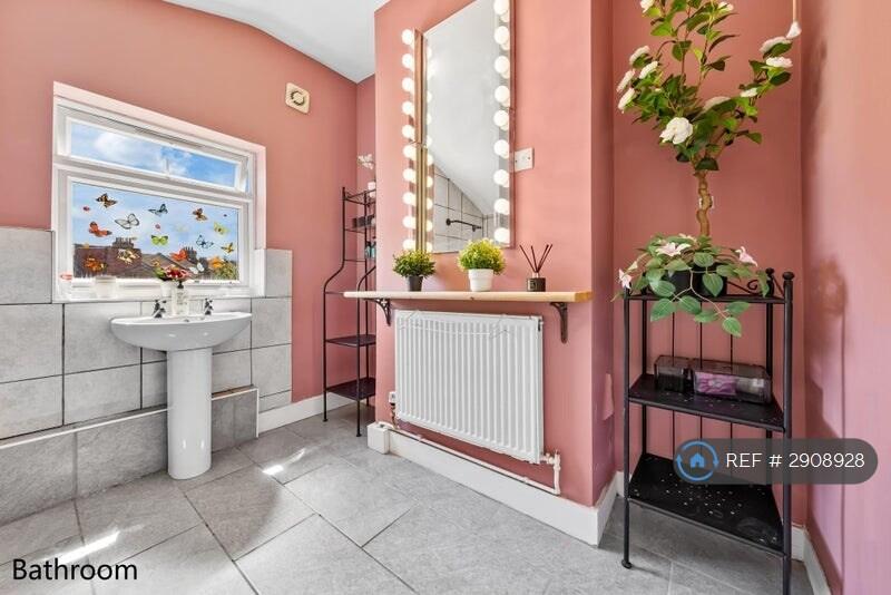 1 bedroom house share for rent